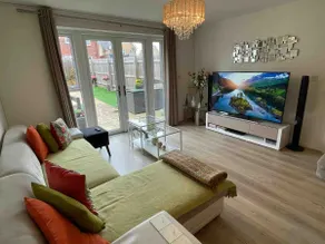 Bright, airy & beautiful home in a quiet location - Image 3