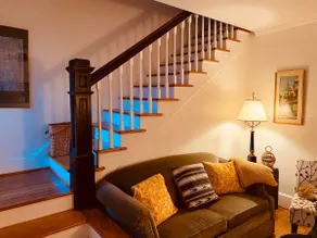 Scarborough Fair walk to downtown two story apt - Image 4