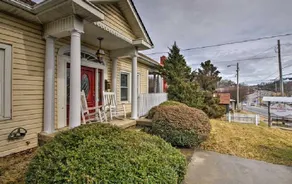 White Fence Farm Downtown Boone ON King Street - Image 3