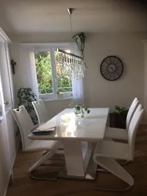 Entire property with beautiful views - Image 4