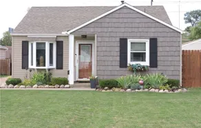 ***2BR Entire Home, 4miles from CLE Airport*** - Image 2