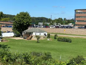 Rosalie’s, Walking Distance to Hospitals & Stadium - Image 4