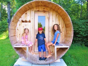 Lakeside Memories Await at Trenanthia's Cahoots Cottage - Image 3
