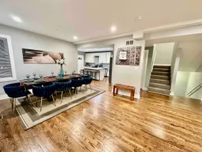 Oak Park 3000 sq ft sleep 16 Birthday Anniversary - Image 2