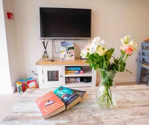 Ground floor apartment with parking in town centre - Image 4