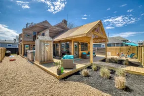 ☀️Resort Style Beach House with Rooftop Cinema☀️ - Image 2