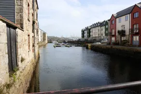Peaceful flat with Harbour Village views - Image 2