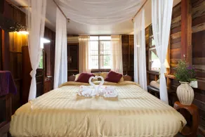 Baan Sri Dha - Charming Wooden Home in Town - Image 3
