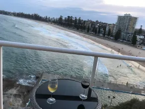 Manly Waterfront Beach Stay - Image 4