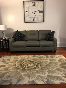 CHARMING, PRIVATE UPTOWN GEM - Image 4