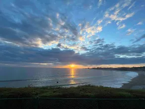 Oceanfront Luxury Guest House | King Bed Retreat - Image 2