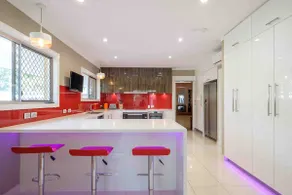 Spacious Hideaway Retreat, Pool, Spa, Acreage - Image 3