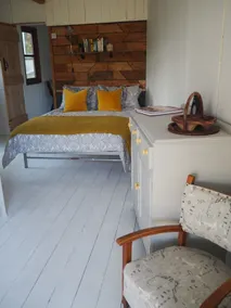 The Vintage Hideaway - Image 2
