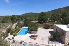 Fondal House: Spectacular views and nature - Image 2