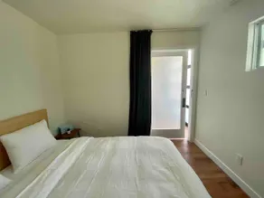 Modern Home+Yard 14ft Ceilings 1B1B - Image 3