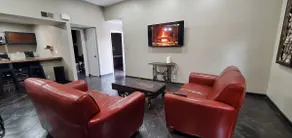 \"SteamPunk\" 2bedroom With Hottub, Pets Welcome, 5G Fiber WiFi ! - Image 5