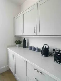 Pearl House - Delightful 3-4 Bedroom Coastal Getaway - Image 3