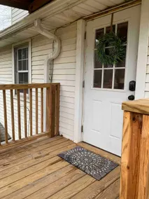 The Sycamore House - 3 Bed / 2 Bath - Upper Unit - Image 3