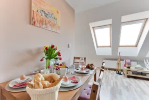 Jane's Attic Apartment, easy access to centre - Image 3