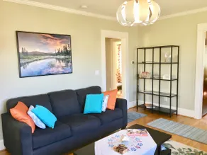 Charming Bungalow with A/C - Image 4
