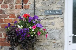 The Potting Shed - cosy country cottage - Image 2