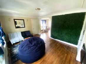 Evanston Flat - Image 5