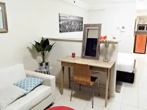 Comfortable Studio Apartment, opposite RNSH - Image 2
