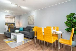 Large Apt Amesbury Near Stonehenge Free Parking - Image 3