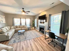 Beautiful, Spacious, Hidden Gem In Heart of ILM - Image 4