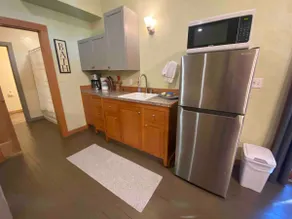 Urban Apartment - The Annex - Image 3