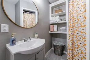 The Blue Bungalow- A NEW Listing!! - Image 3