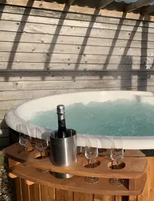 Beautiful Barn, hot tub, 2-4 people, en-suite - Image 4