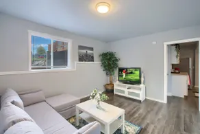 SPAcious 2BR apartment near SeaTac airport - Image 4