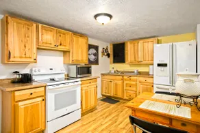 Bo’s Old West Abode with Hot Tub and Sauna - Image 4