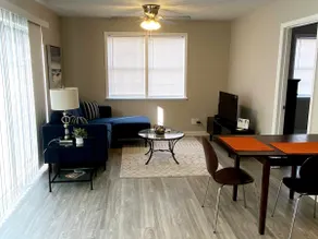 Downtown Apartment on Broadway-Close to Riverwalk - Image 2