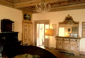 Vintage apartment with three double bedrooms - Image 4