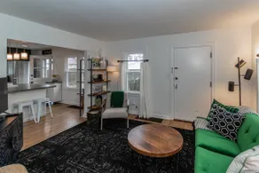 Style and Comfort in this adorable bungalow! - Image 2