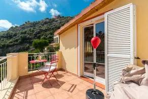 Lovely villa with garden, near beach & town center - Image 3