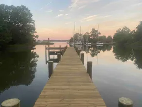 Victorian Farmhouse w/ private waterfront & pier at the mouth of Mobjack Bay - Image 4