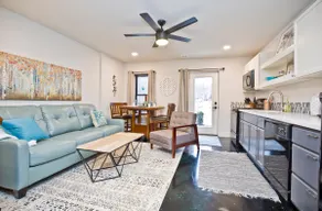 Modern Briarwood Ln Apt - Bike to Coler Trail - Image 4