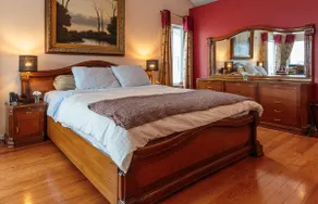 Stunning home for 8 in Naperville! Smart TV'S - Image 4