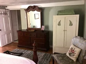 Cozy Ground Floor Apt in Historic Home - Image 3