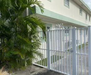 Gorgeous Florida Waterfront Condo 1st Floor, with Large Heated Pool & Patio - Image 5