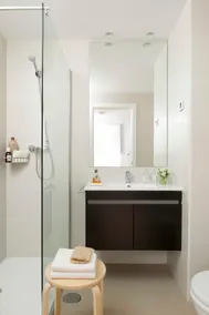 Spacious Apartment with a Terrace Near Atocha - Image 5