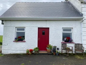 Fuchsia Cottage quaint rural seaside escape - Image 2