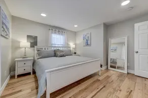 Cozy Downtown 1BR w/ Parking - Image 4