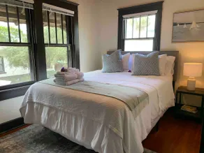 1-Bedroom close to restaurants & beach, bikes - Image 2