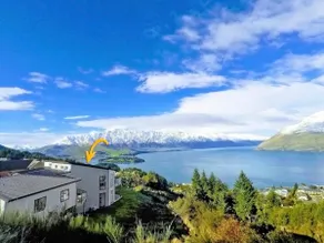 Modern Luxe House with Magnificent View - Image 3