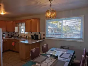 Cozy bungalow with 5 bedrooms nearby Niagara Falls - Image 5