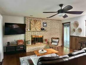 Cozy & Stylish Hillsboro Home - Image 2